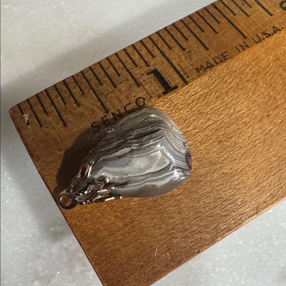 New Old Stock Gray Stone Pendant with Gold Accent - Picture 7 of 8